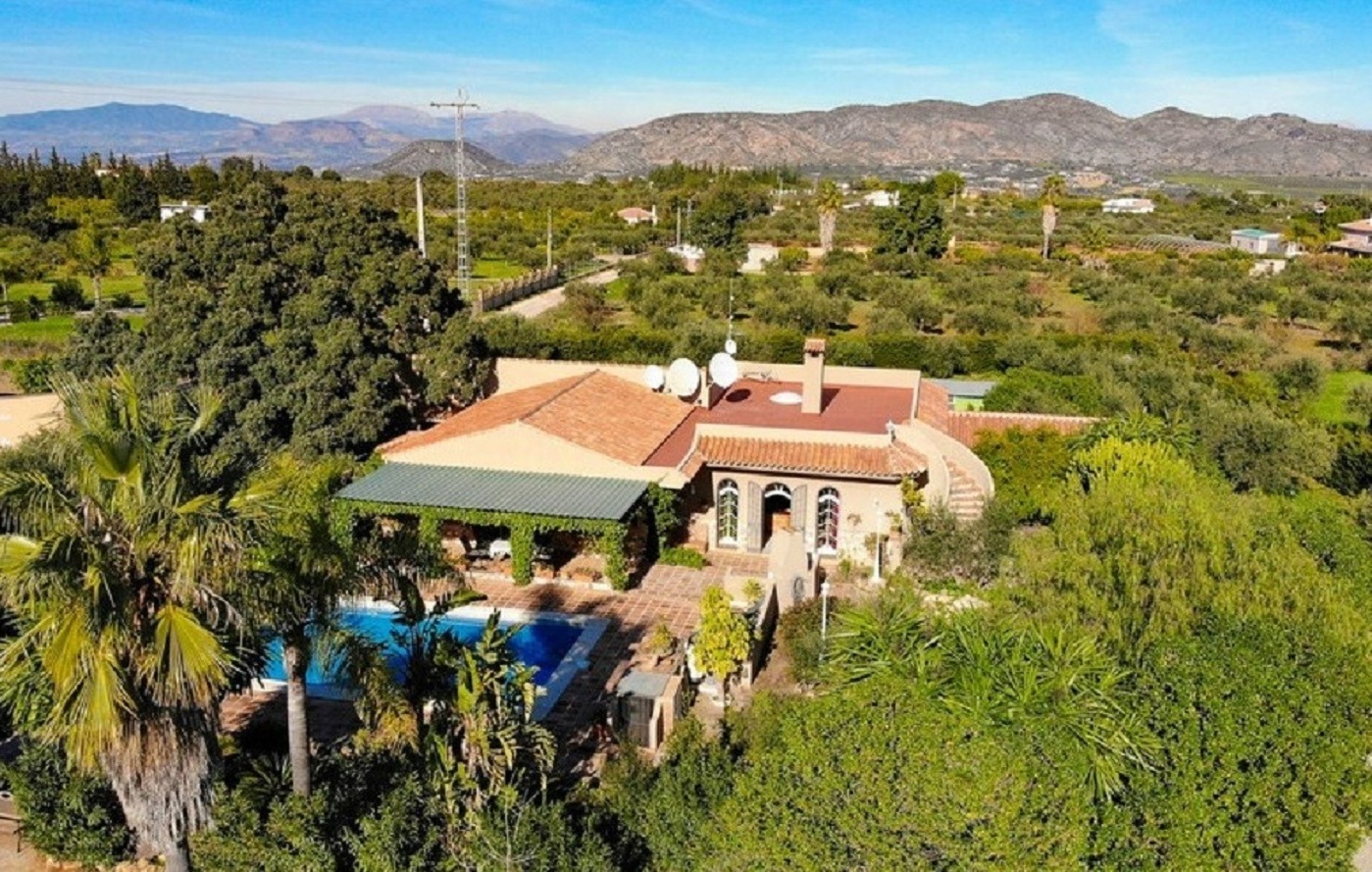Villa te koop in Alhaurín el Grande