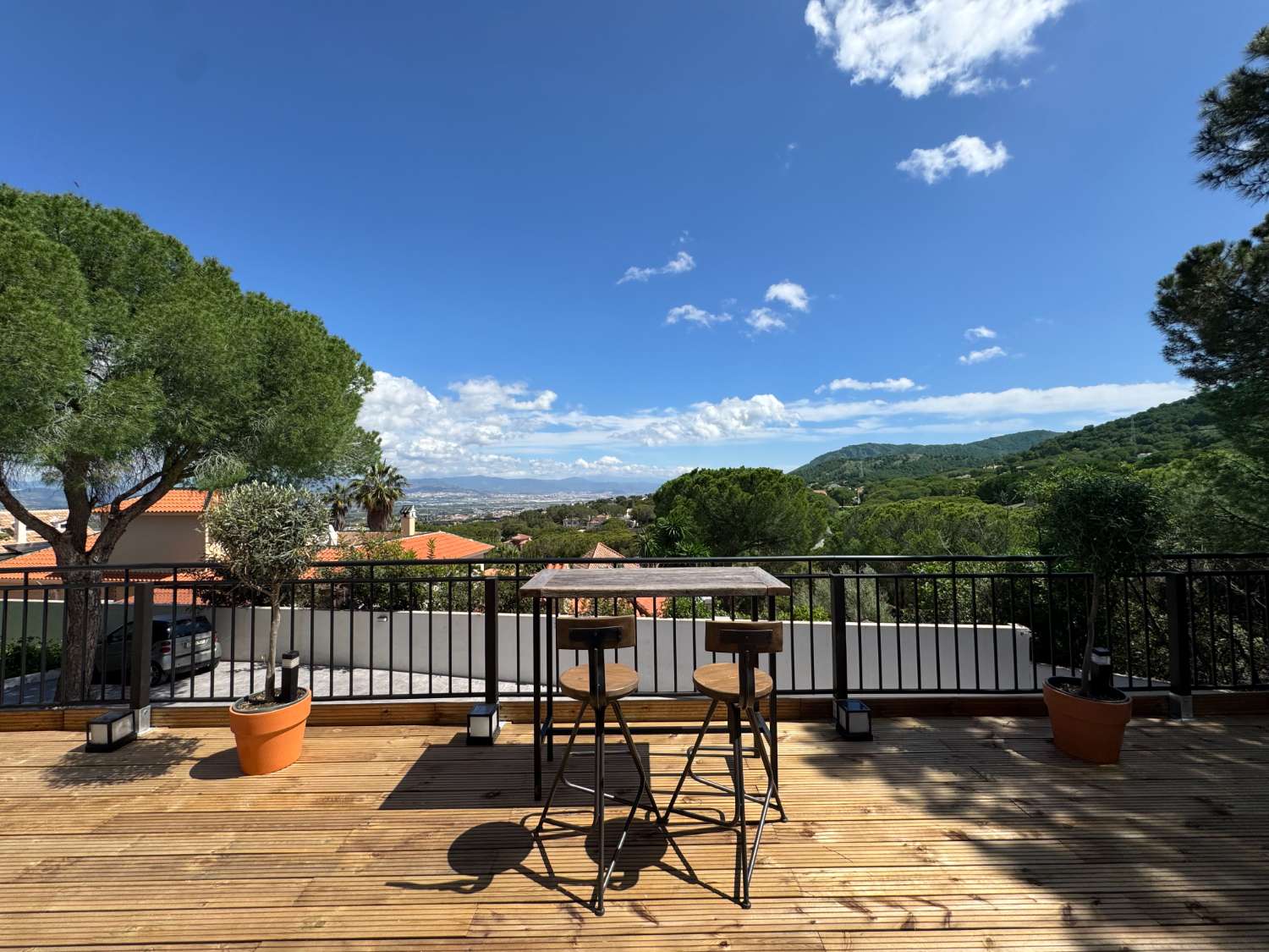 Newly renovated single-story villa with heated pool and excellent views