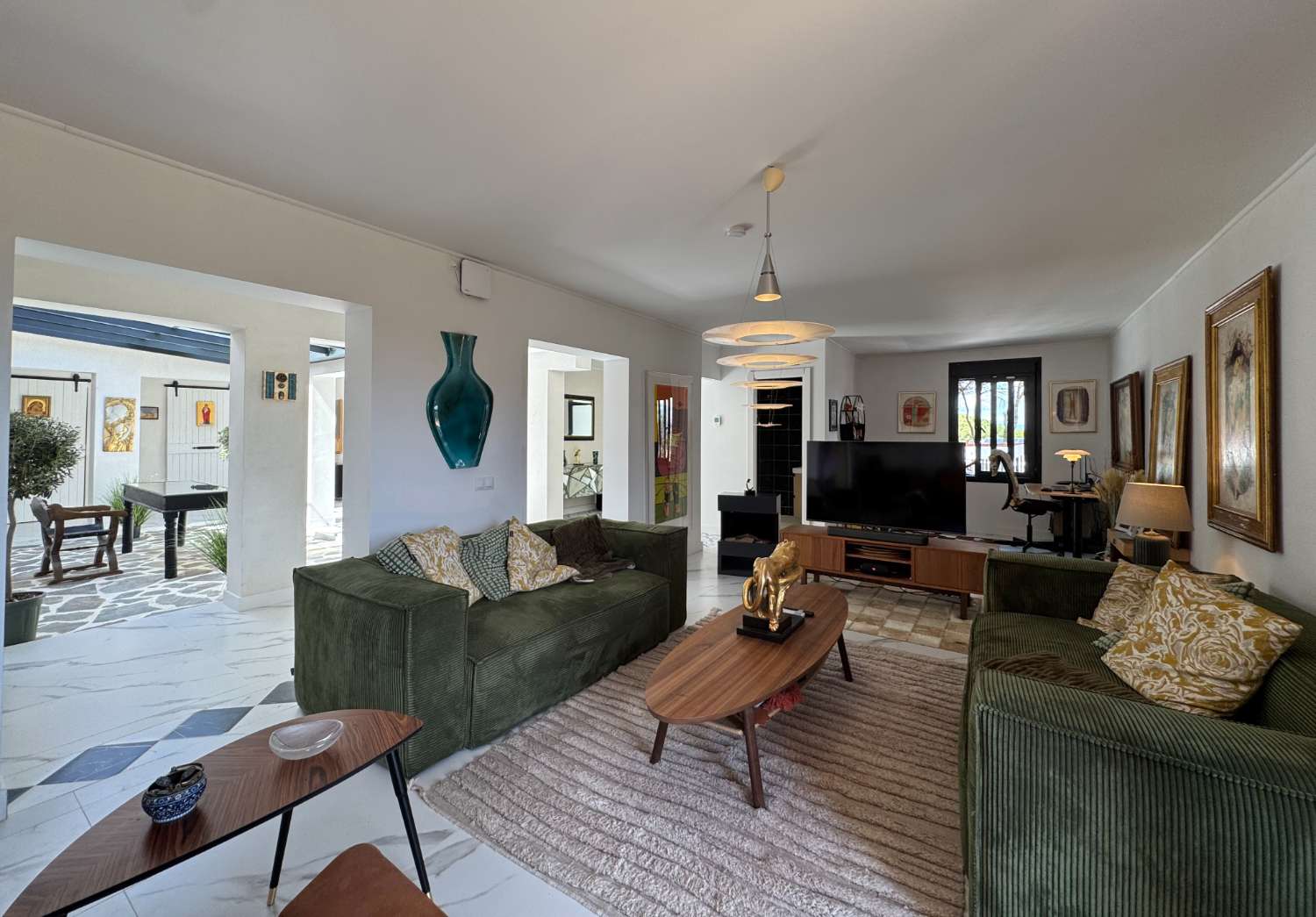 Newly renovated single-story villa with heated pool and excellent views