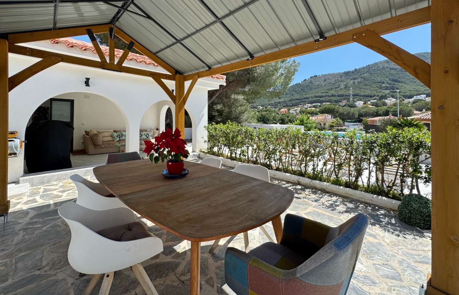 Newly renovated single-story villa with heated pool and excellent views