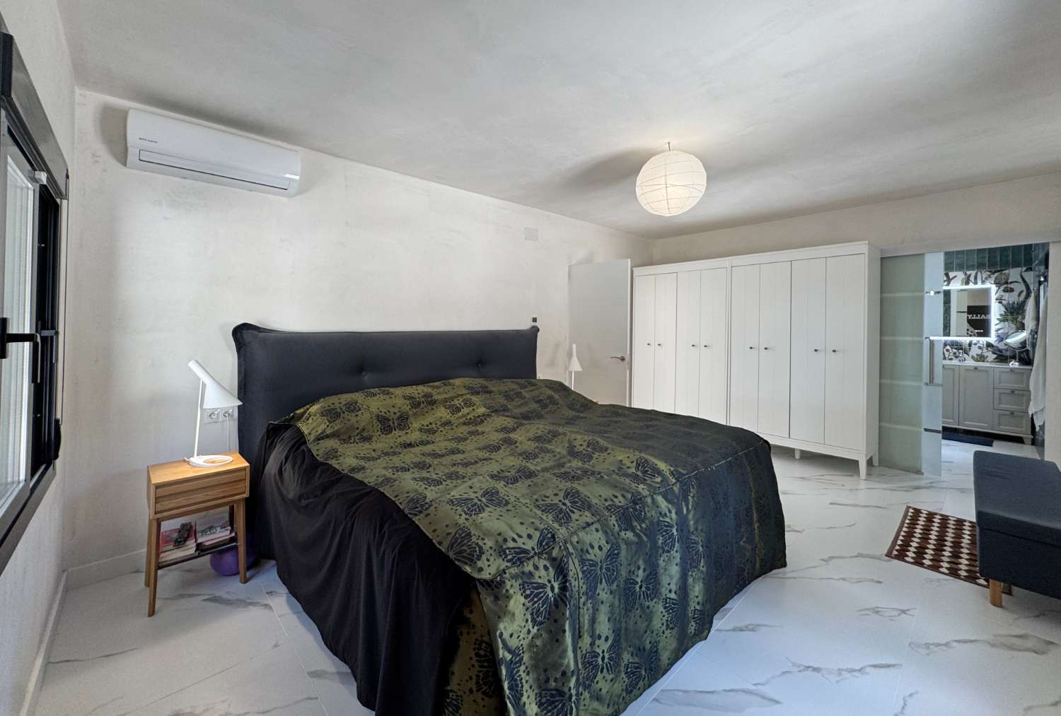 Newly renovated single-story villa with heated pool and excellent views