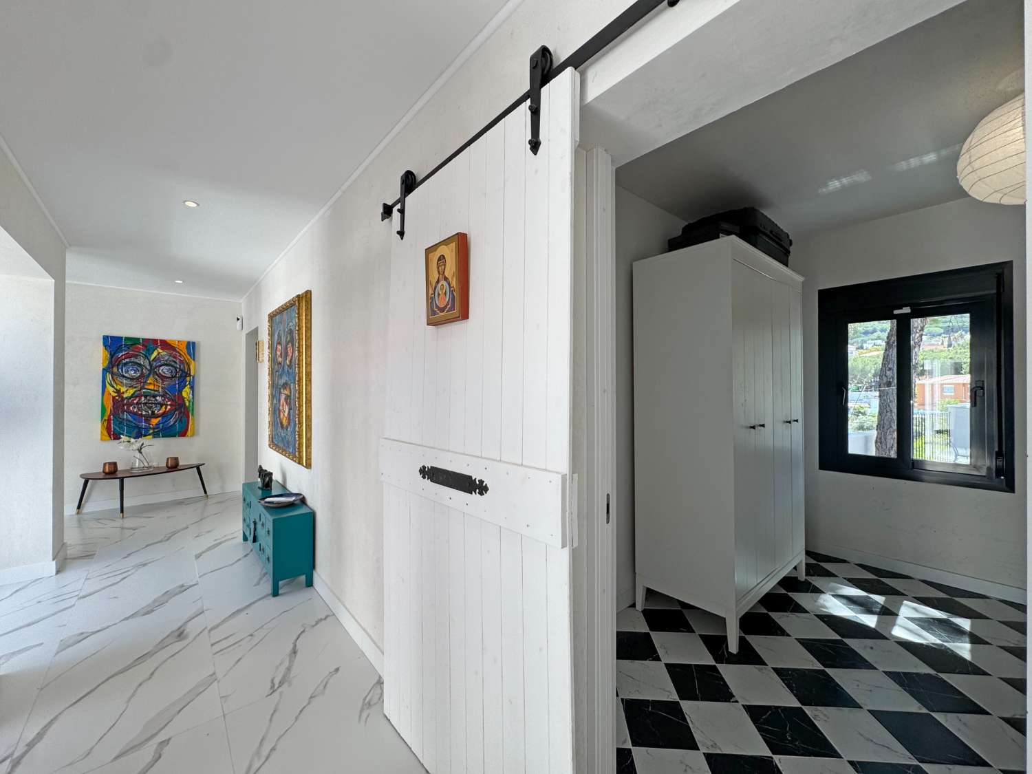 Newly renovated single-story villa with heated pool and excellent views