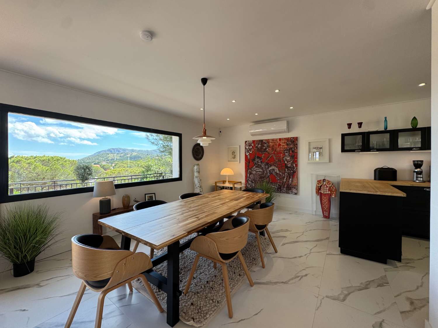 Newly renovated single-story villa with heated pool and excellent views