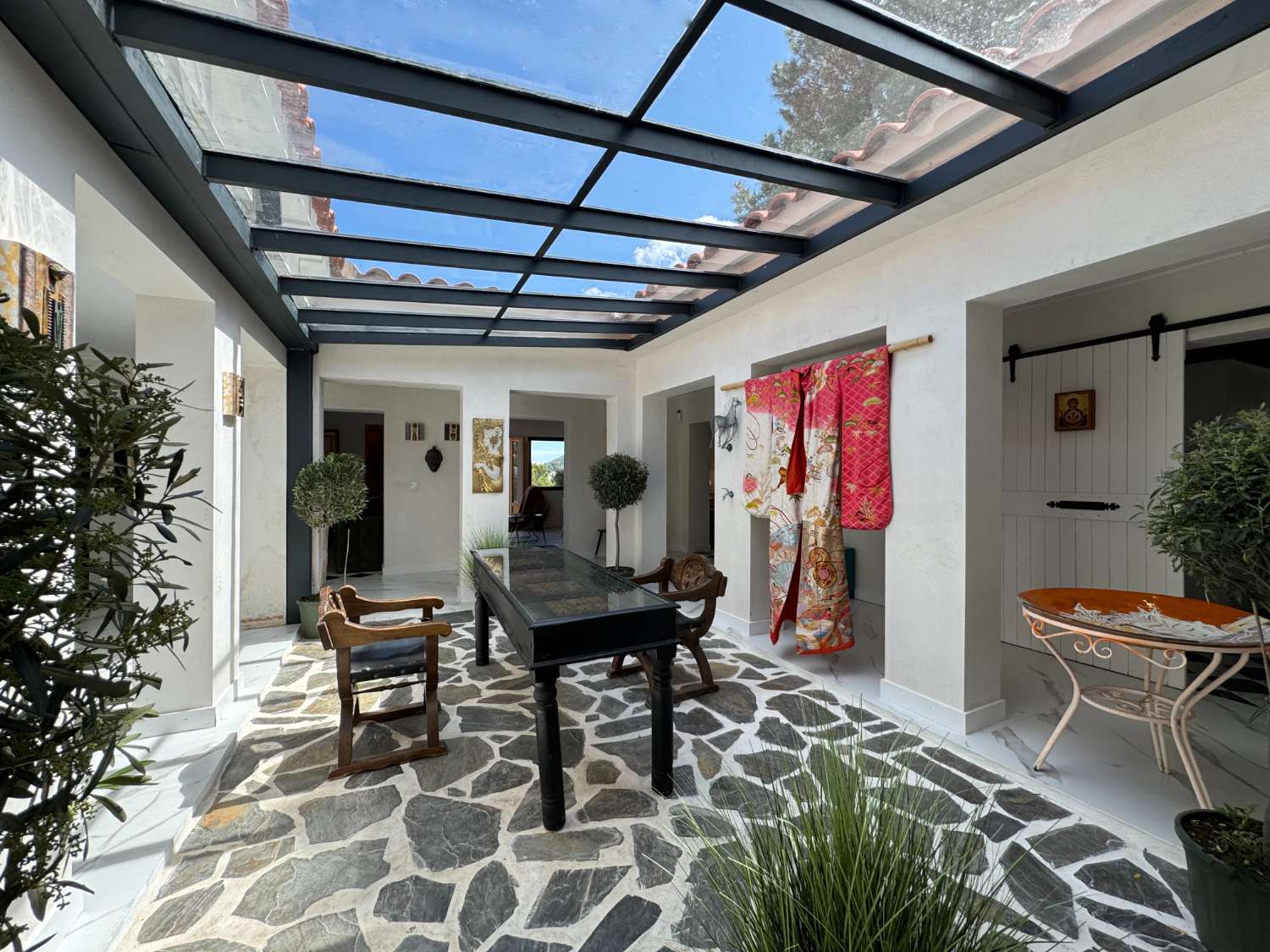 Newly renovated single-story villa with heated pool and excellent views