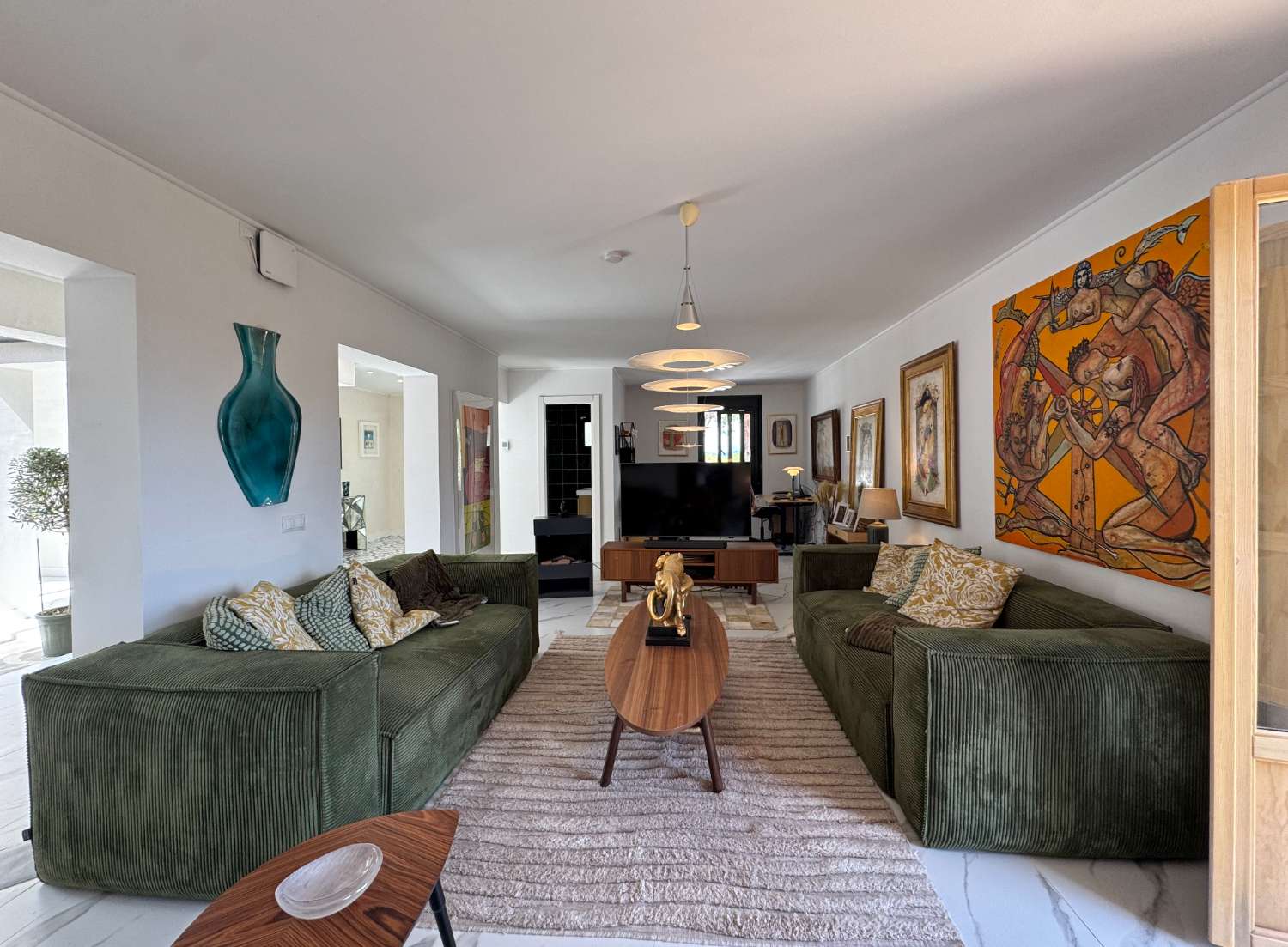 Newly renovated single-story villa with heated pool and excellent views