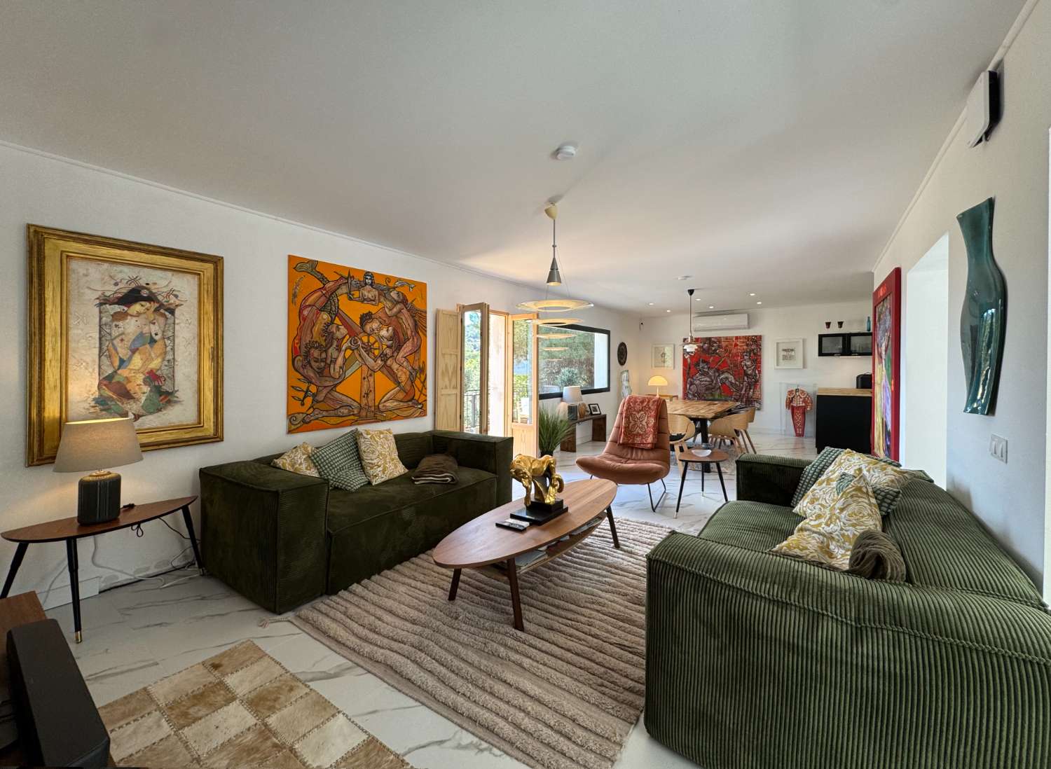 Newly renovated single-story villa with heated pool and excellent views