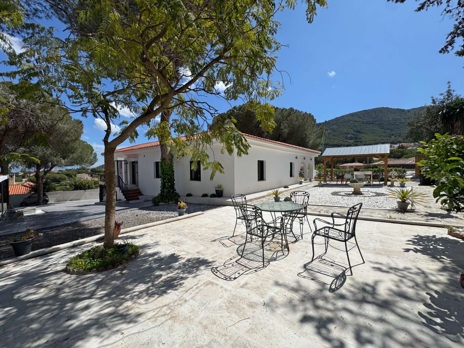 Newly renovated single-story villa with heated pool and excellent views