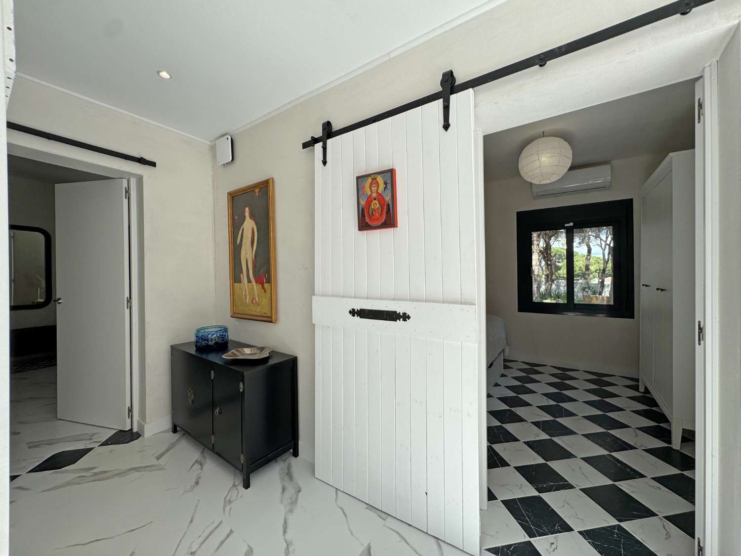 Newly renovated single-story villa with heated pool and excellent views