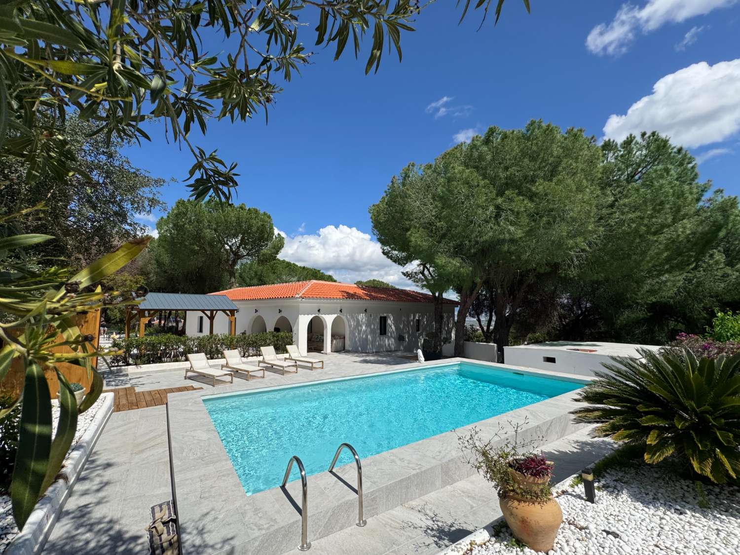 Newly renovated single-story villa with heated pool and excellent views