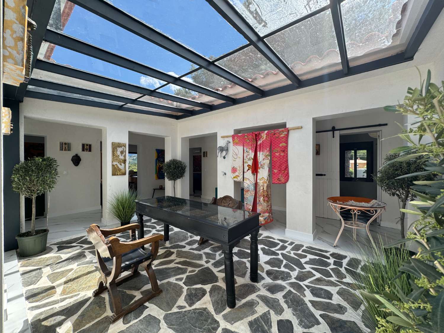 Newly renovated single-story villa with heated pool and excellent views