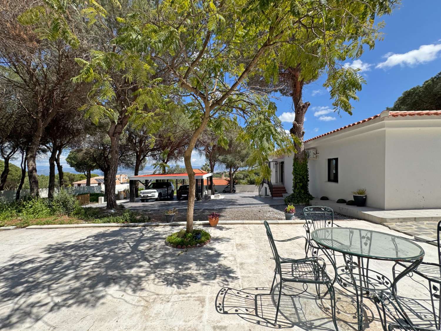 Newly renovated single-story villa with heated pool and excellent views