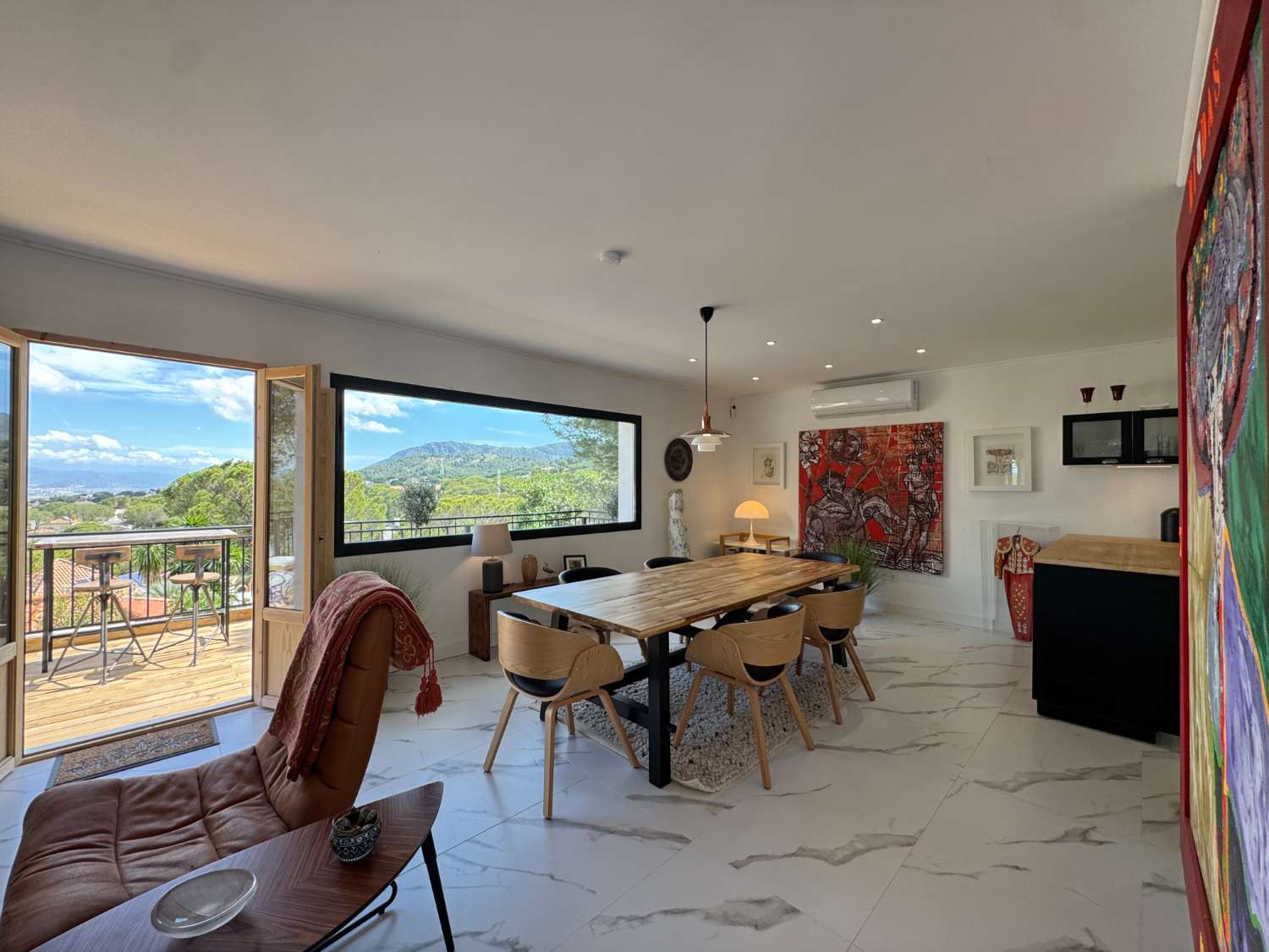 Newly renovated single-story villa with heated pool and excellent views