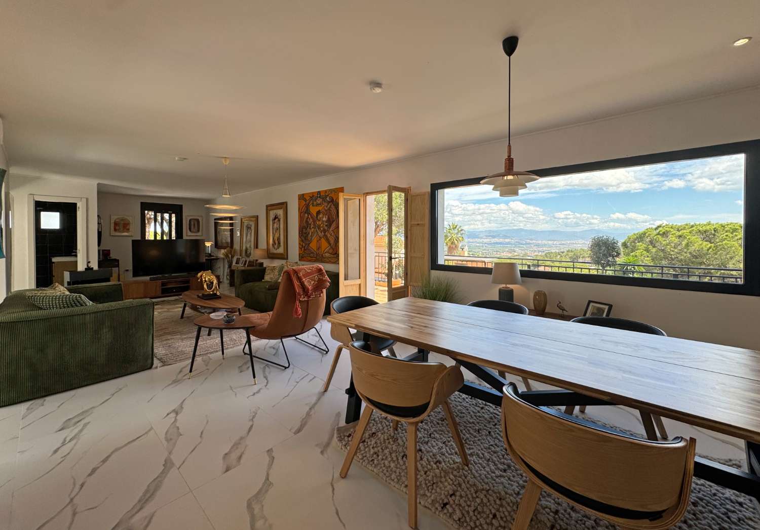 Newly renovated single-story villa with heated pool and excellent views