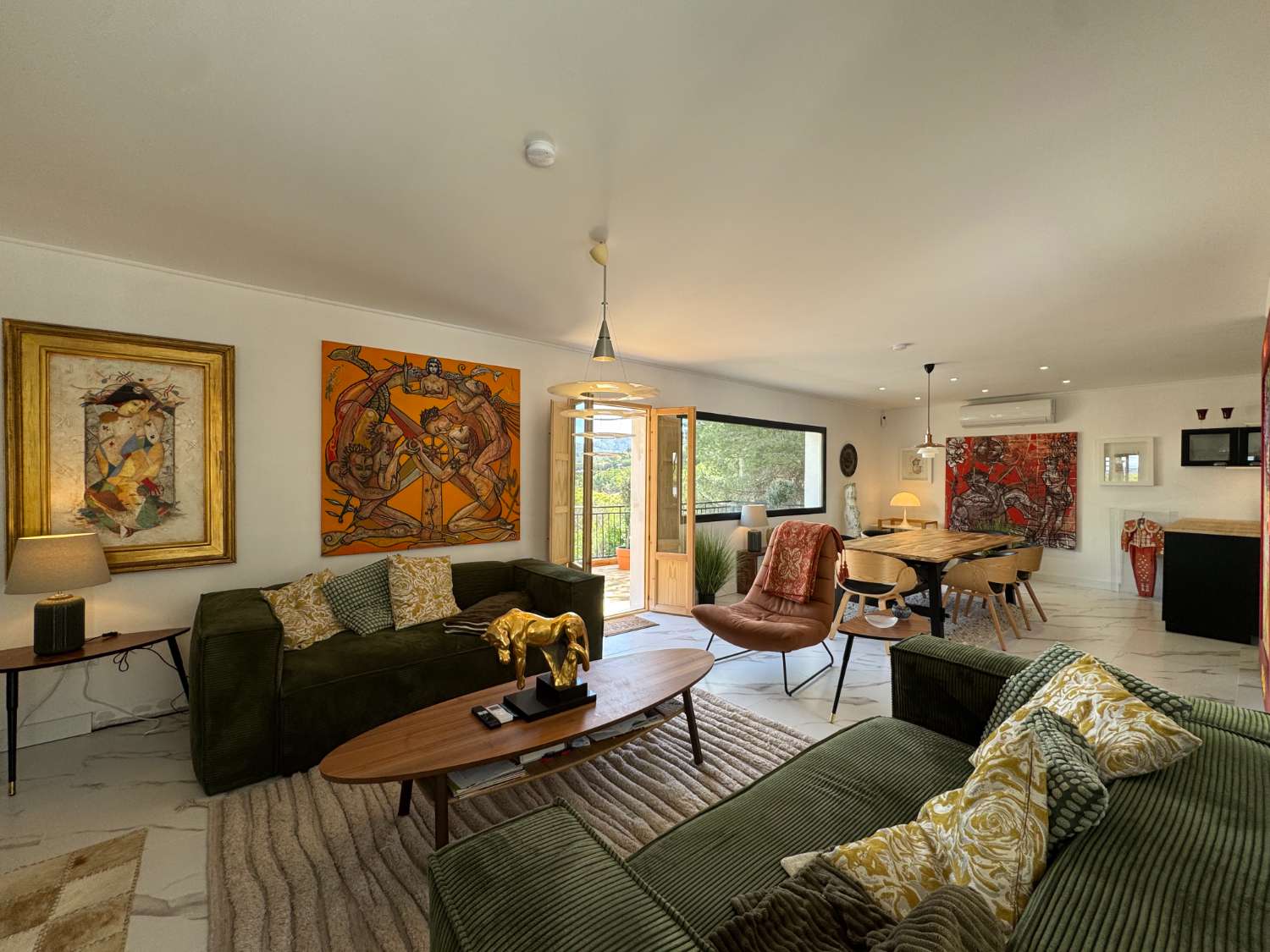 Newly renovated single-story villa with heated pool and excellent views