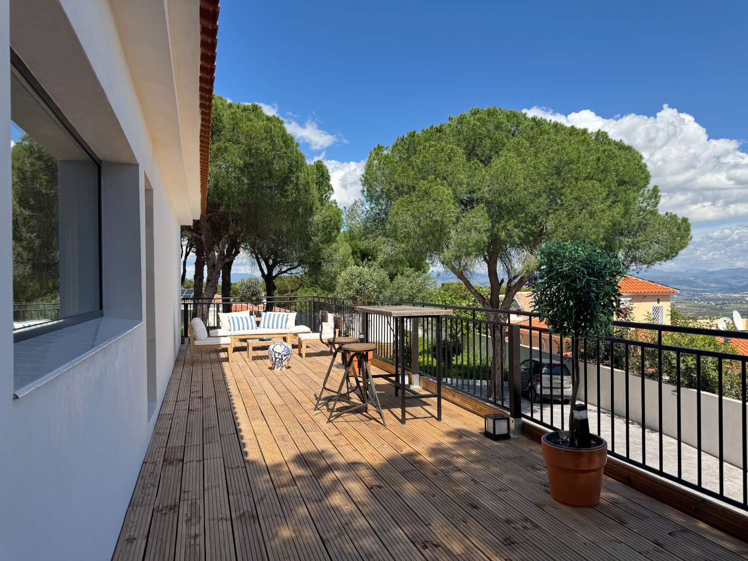 Newly renovated single-story villa with heated pool and excellent views