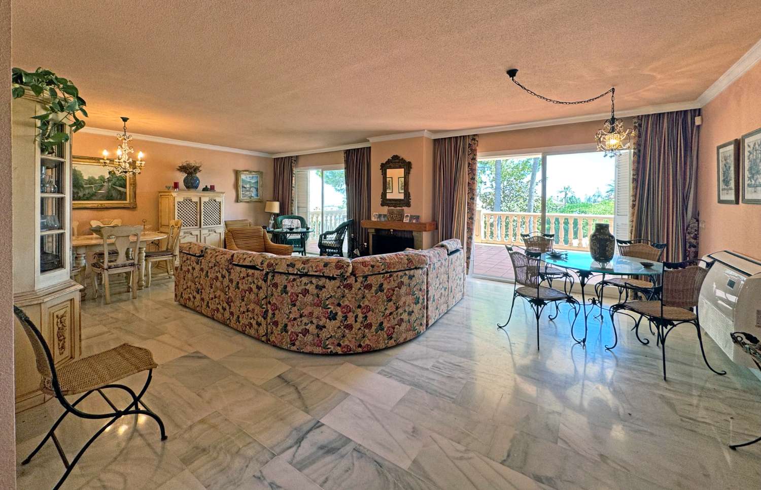 Вилла в продаже в Alhaurín de la Torre