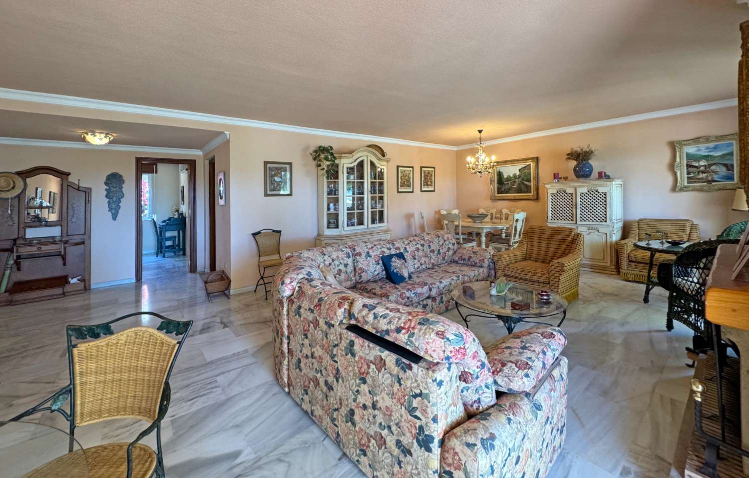 Вилла в продаже в Alhaurín de la Torre