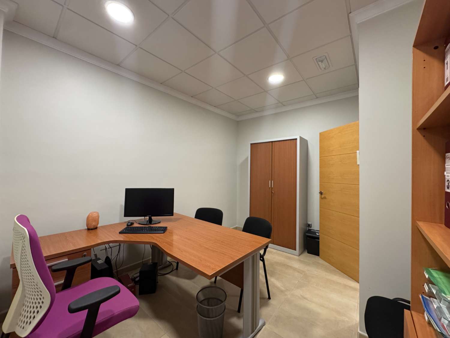 Local a pie de calle en impecable estado