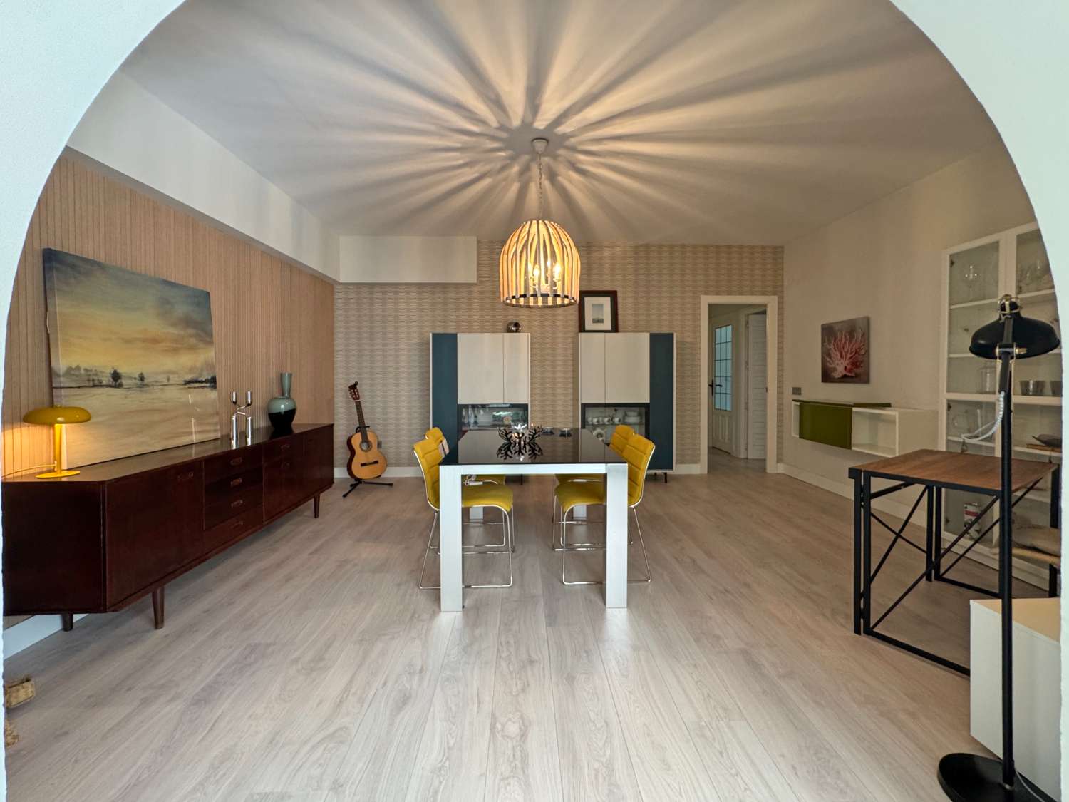 Chalet independiente en una sola planta, renovado y con piscina