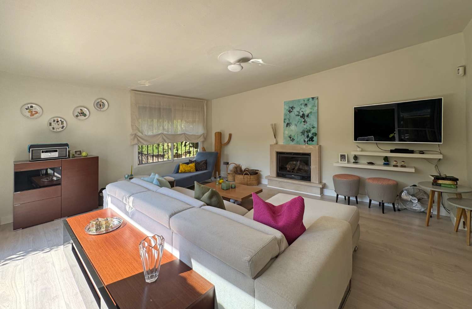 Chalet independiente en una sola planta, renovado y con piscina