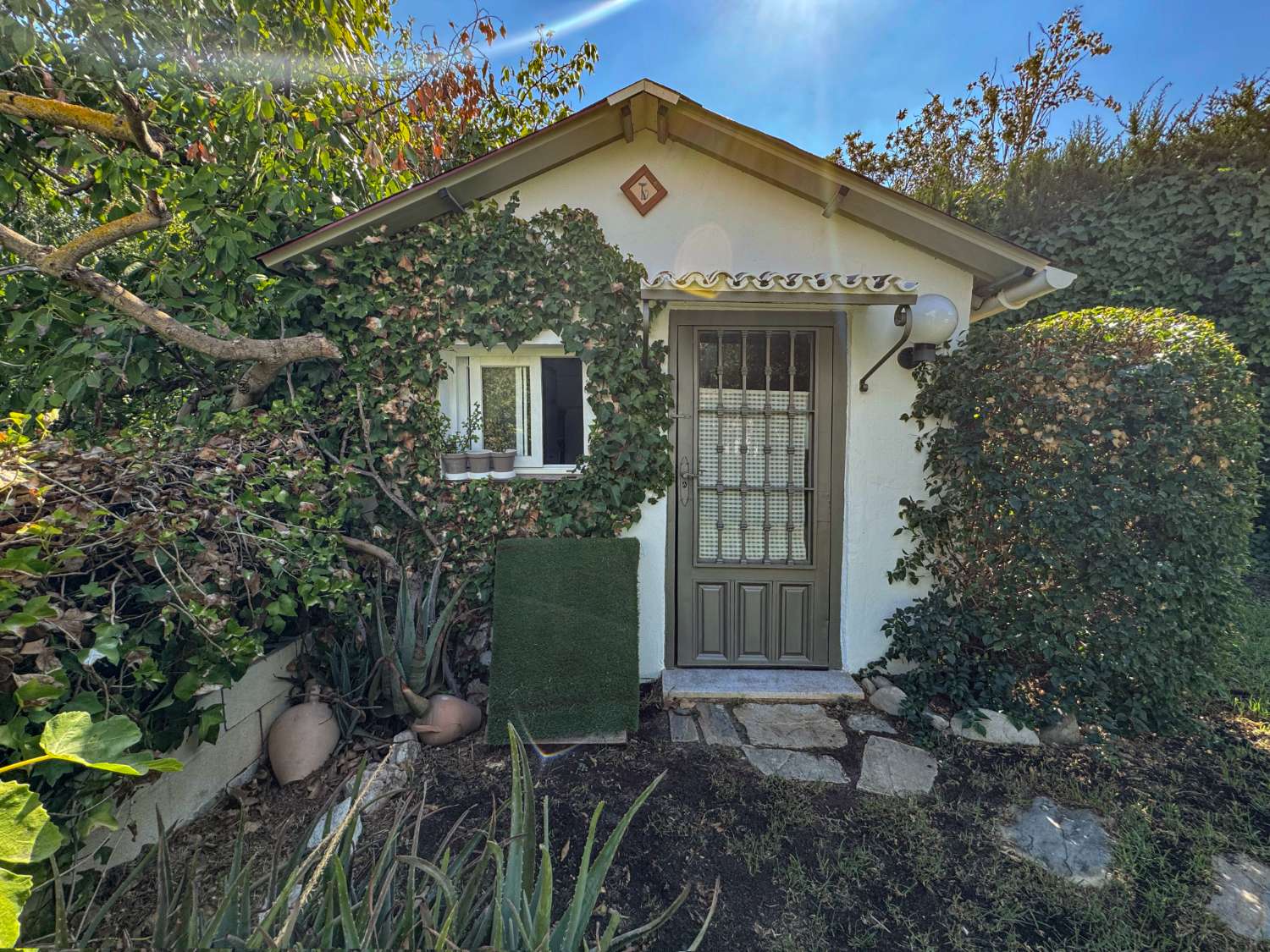 Chalet independiente en una sola planta, renovado y con piscina