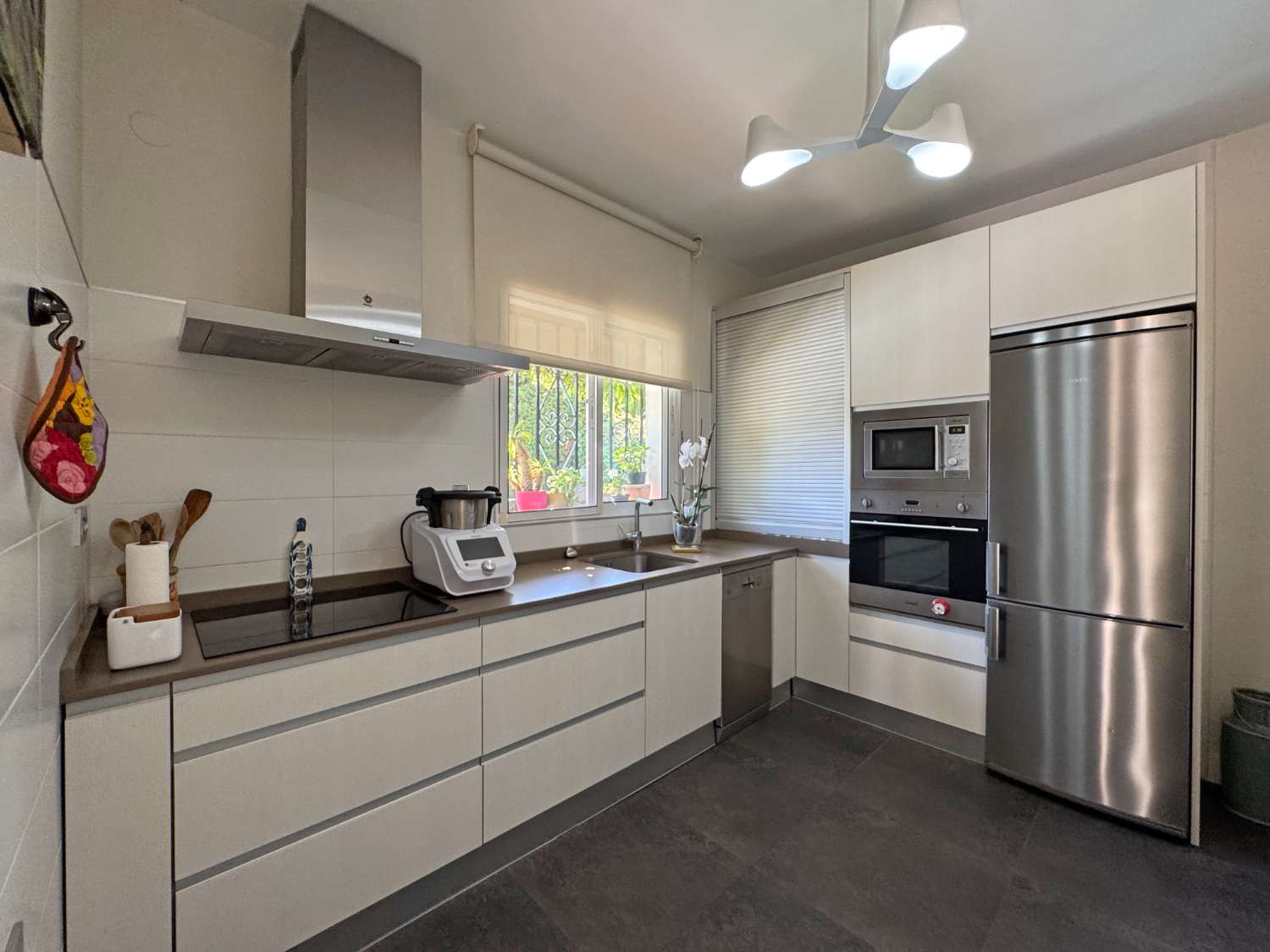 Chalet independiente en una sola planta, renovado y con piscina