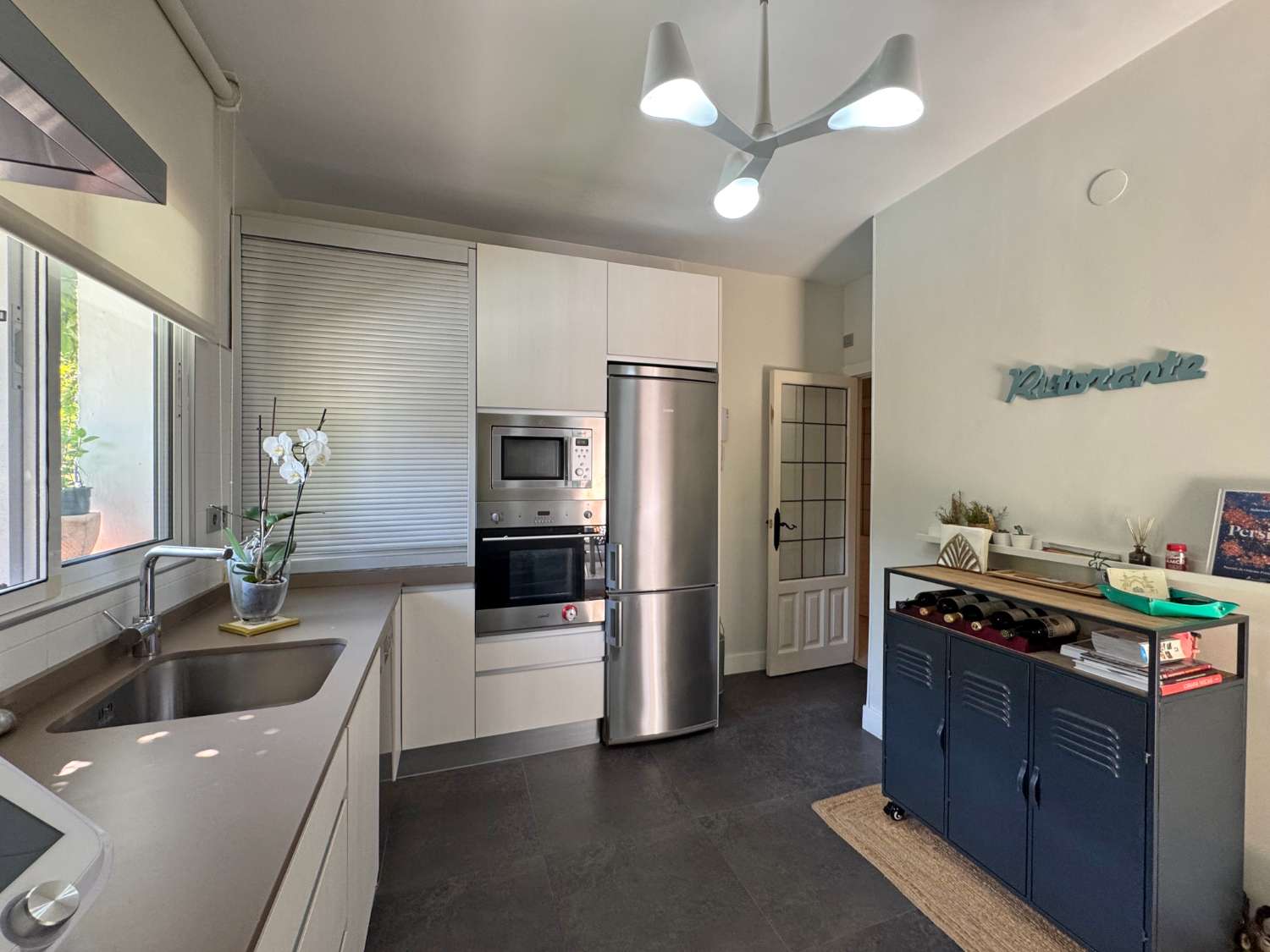 Chalet independiente en una sola planta, renovado y con piscina