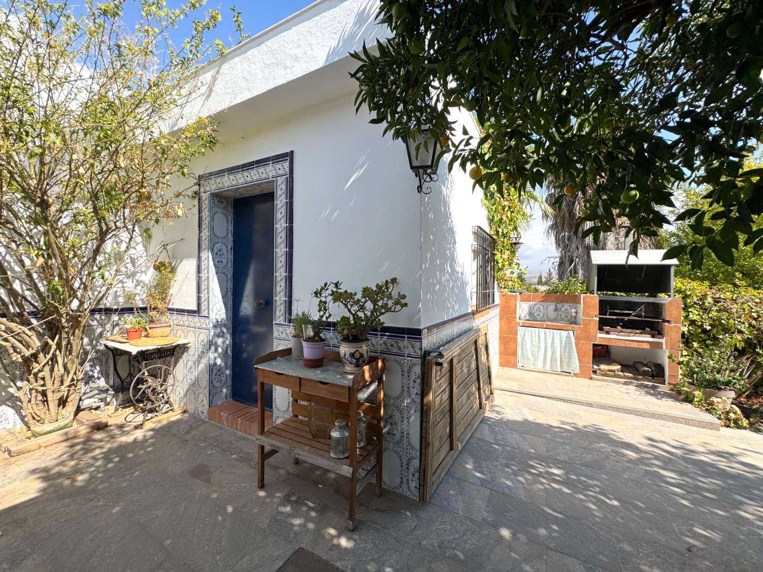 Chalet independiente en una sola planta, renovado y con piscina