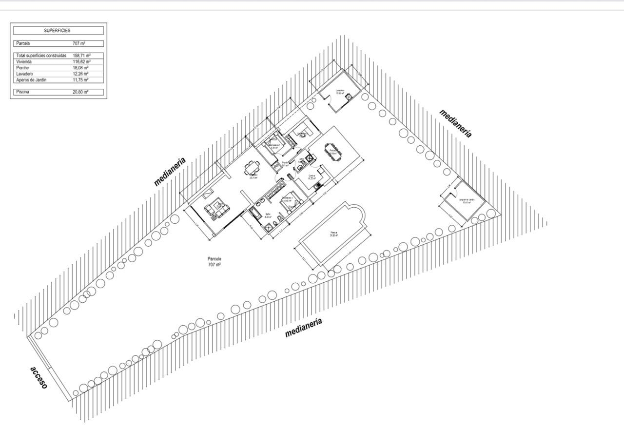 Chalet independiente en una sola planta, renovado y con piscina