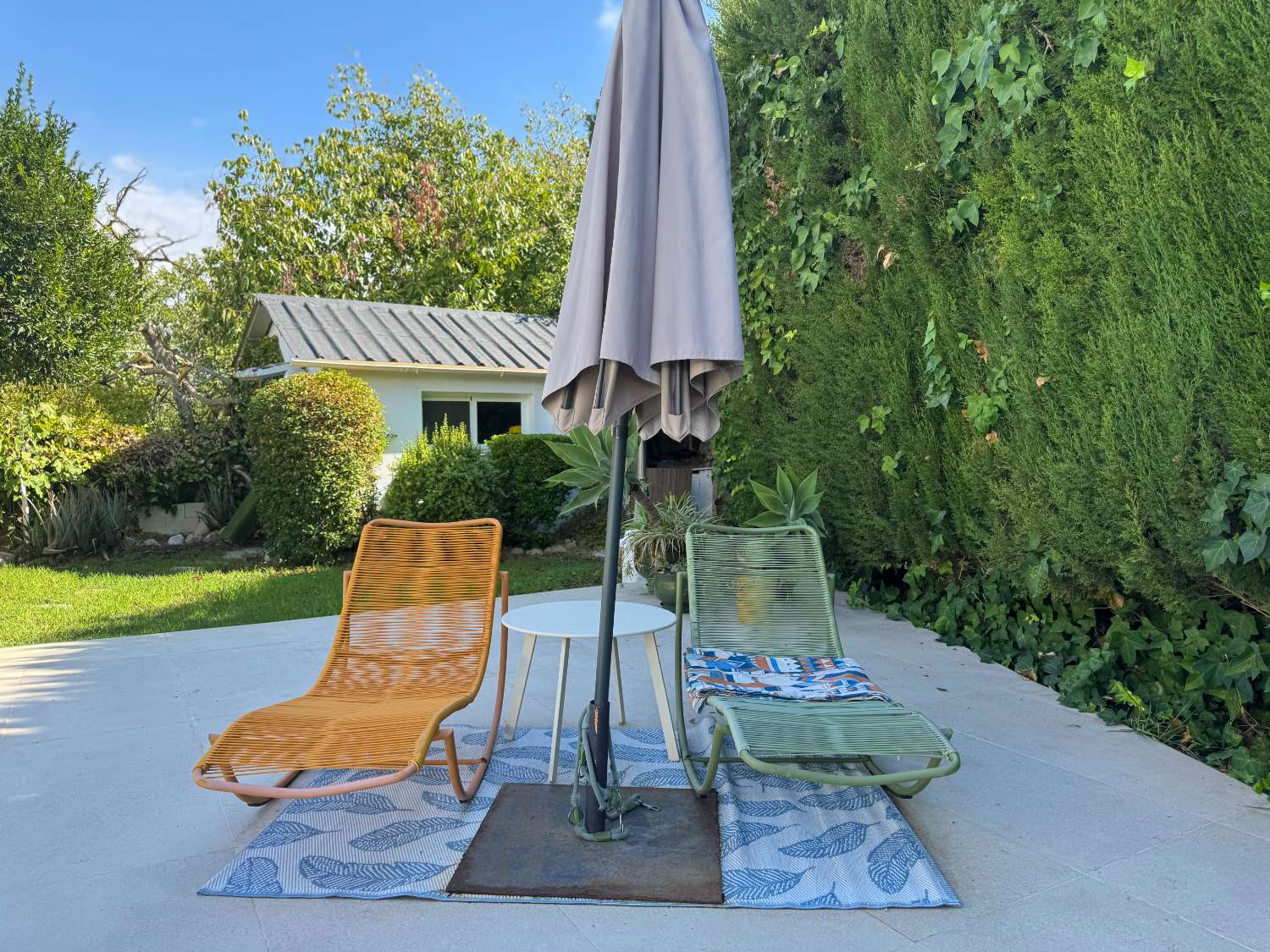 Chalet independiente en una sola planta, renovado y con piscina