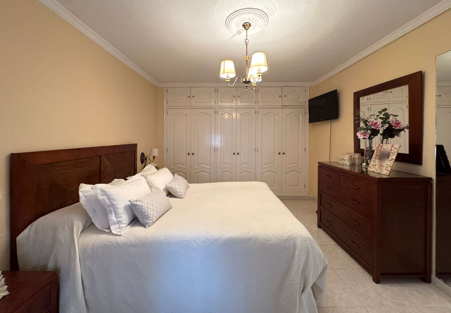 SE VENDE BONITO DUPLEX EN EL CENTRO DE ALHAURIN DE LA TORRE