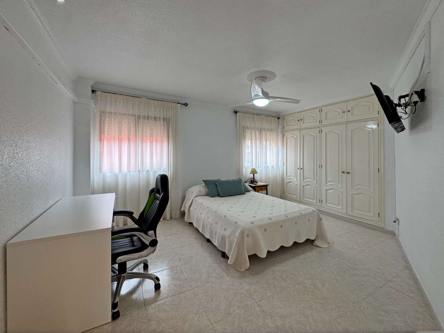 SE VENDE BONITO DUPLEX EN EL CENTRO DE ALHAURIN DE LA TORRE