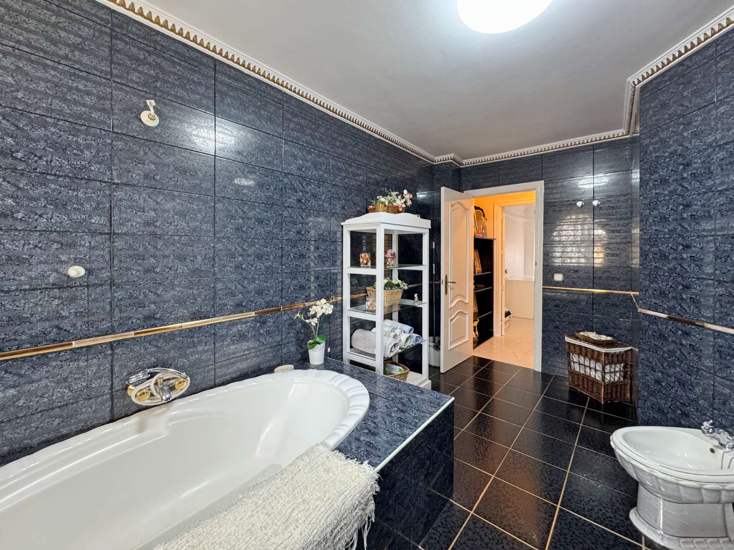 SE VENDE BONITO DUPLEX EN EL CENTRO DE ALHAURIN DE LA TORRE