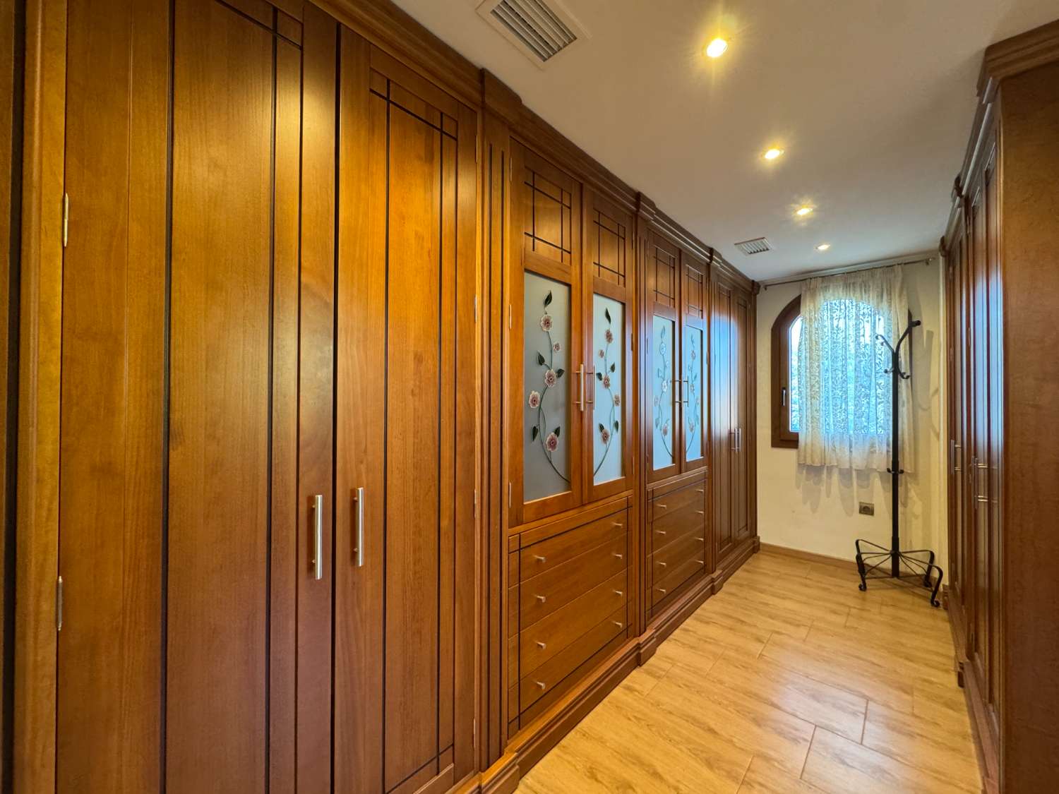 Villa de excelentes calidades en inmejorable ubicación. Calidad y confort en Alhaurín de la Torre