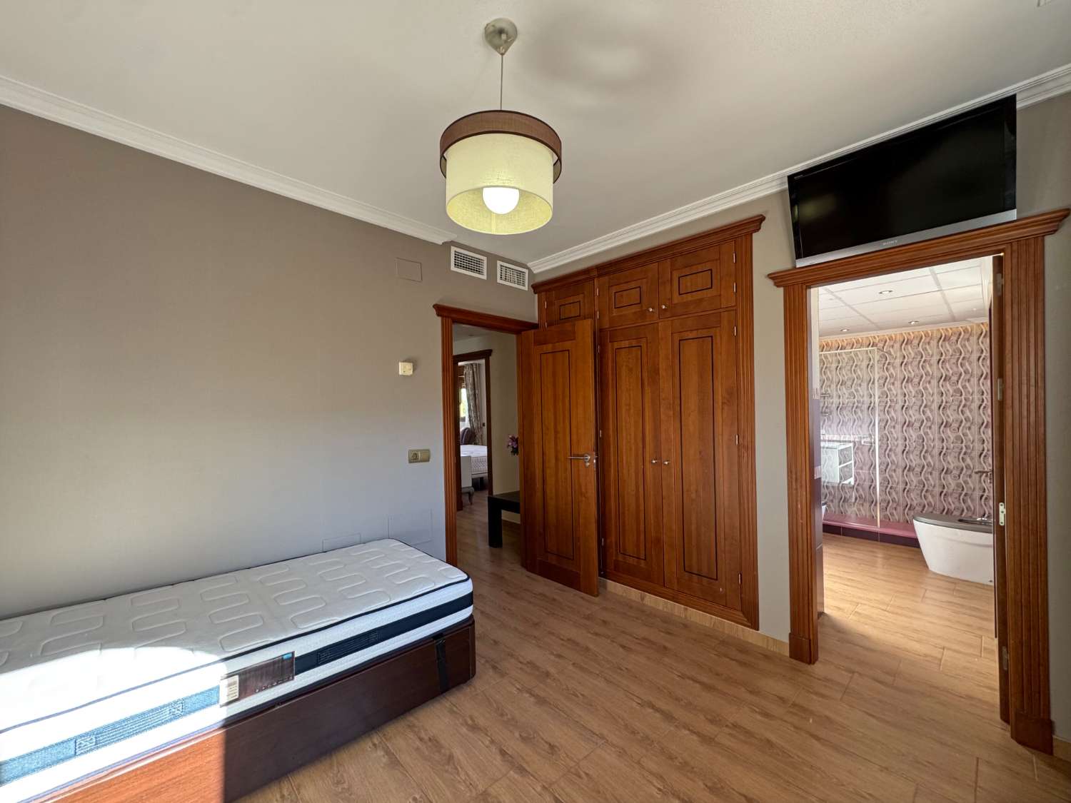 Villa de excelentes calidades en inmejorable ubicación. Calidad y confort en Alhaurín de la Torre