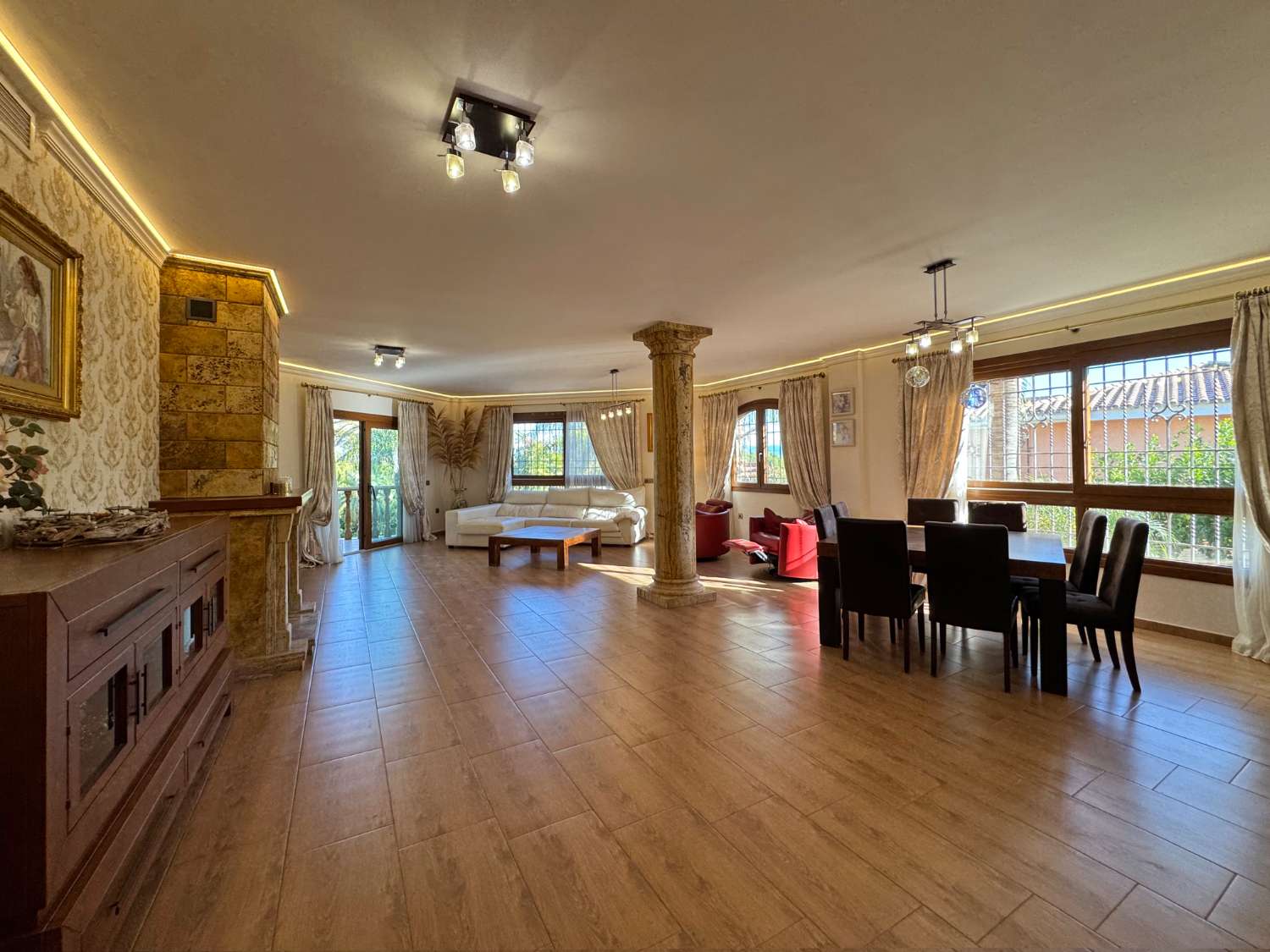 Villa de excelentes calidades en inmejorable ubicación. Calidad y confort en Alhaurín de la Torre