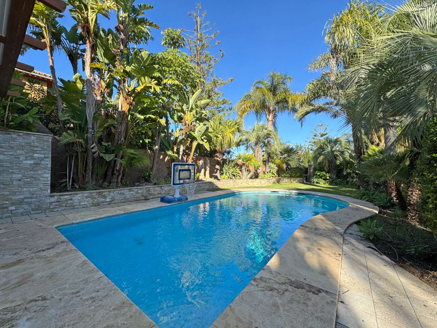 Villa de excelentes calidades en inmejorable ubicación. Calidad y confort en Alhaurín de la Torre