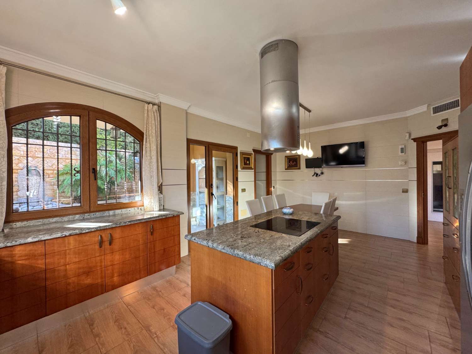 Villa de excelentes calidades en inmejorable ubicación. Calidad y confort en Alhaurín de la Torre