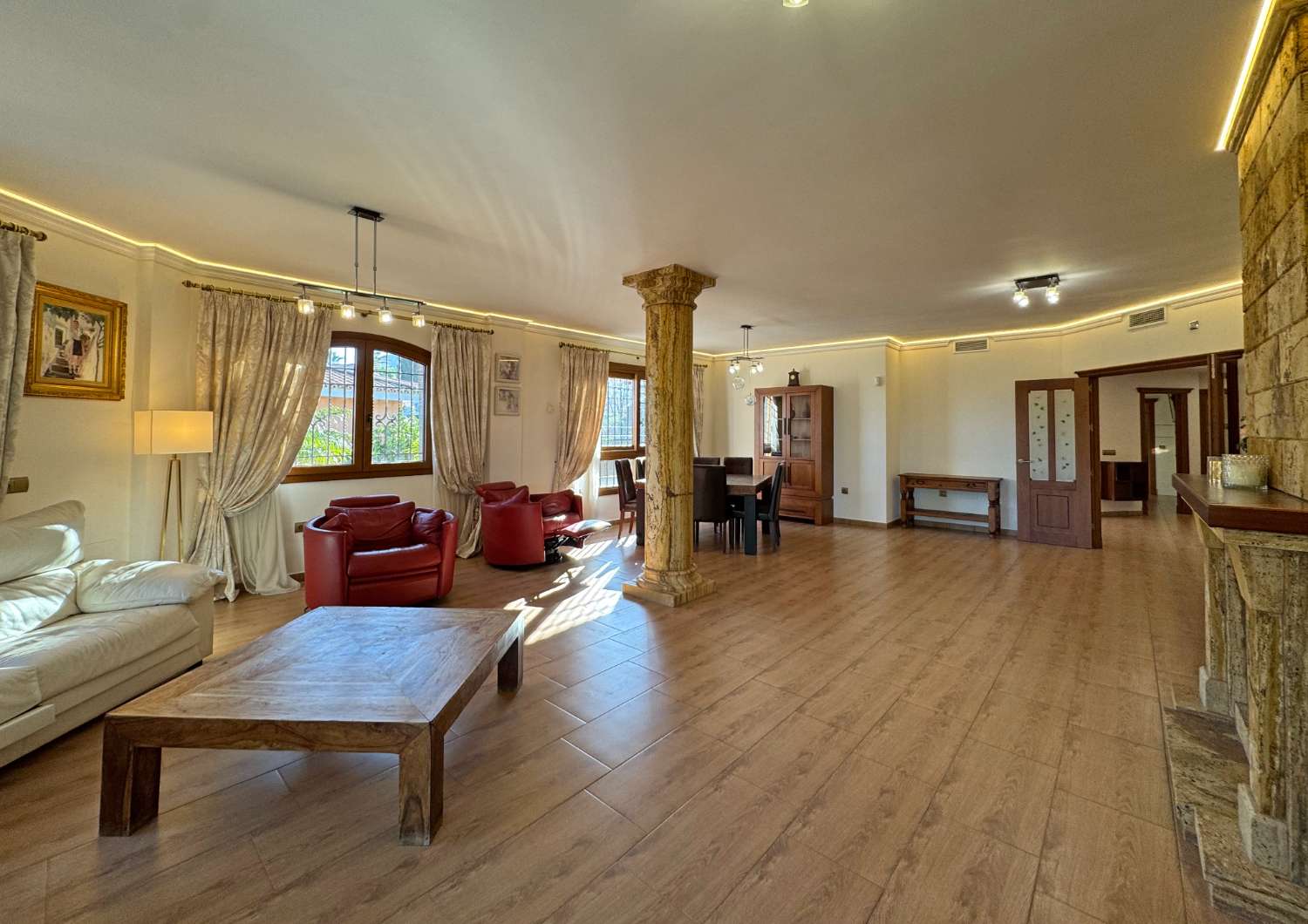 Villa de excelentes calidades en inmejorable ubicación. Calidad y confort en Alhaurín de la Torre