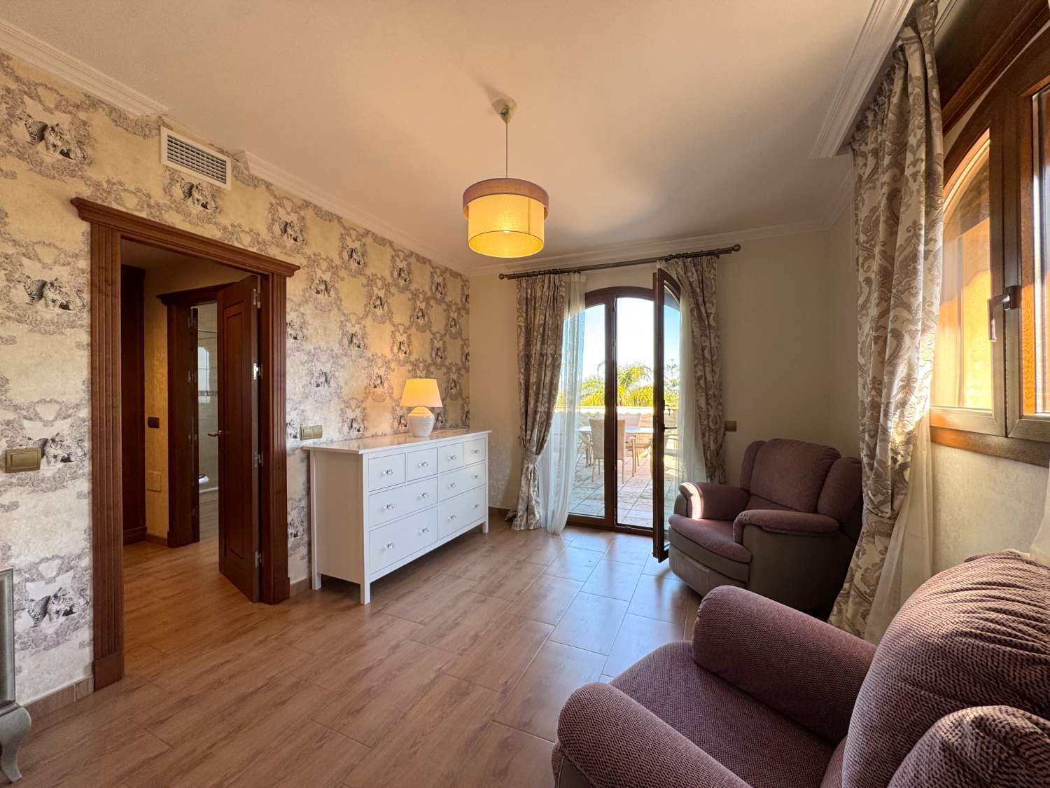 Villa de excelentes calidades en inmejorable ubicación. Calidad y confort en Alhaurín de la Torre