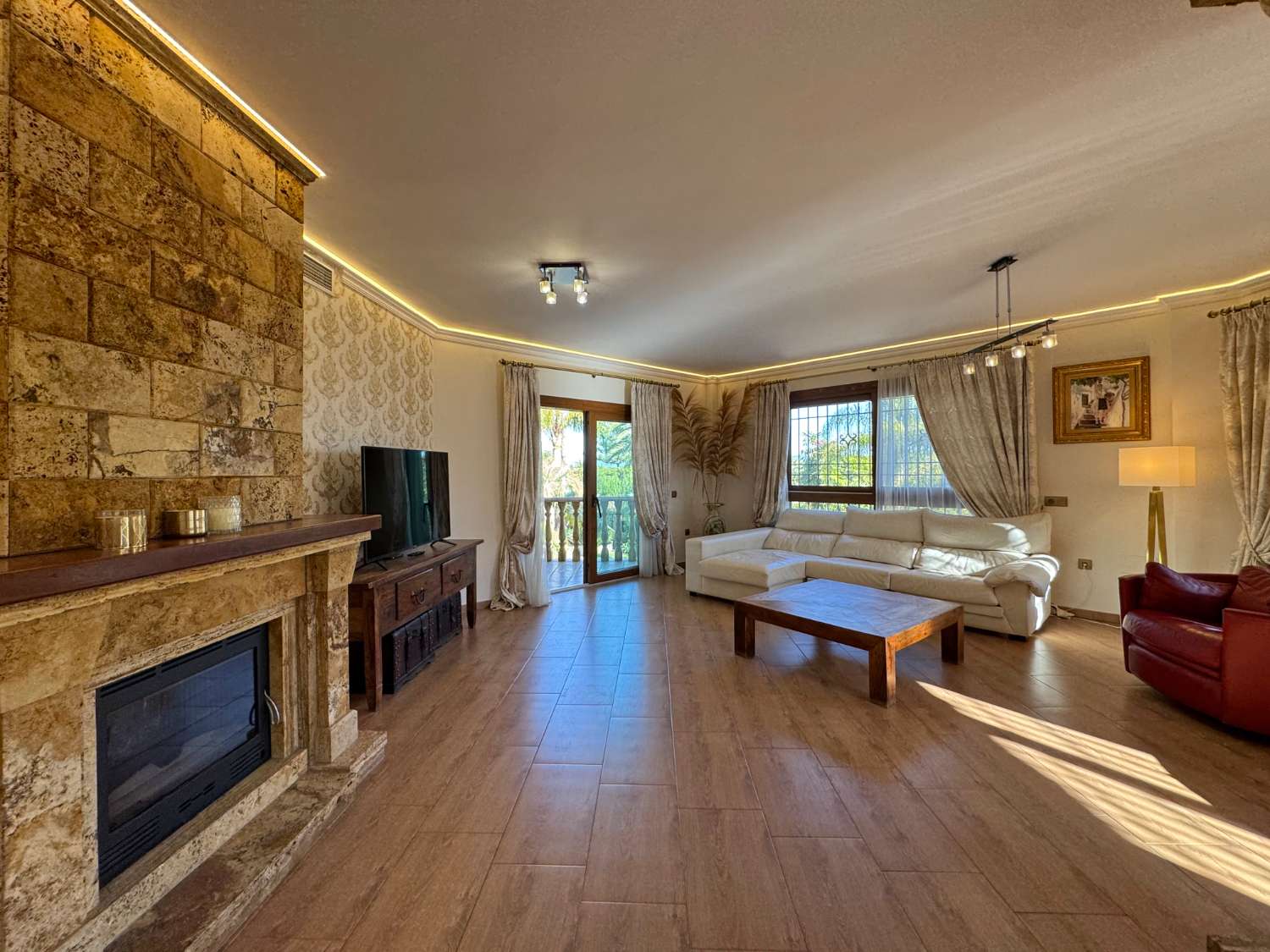 Villa de excelentes calidades en inmejorable ubicación. Calidad y confort en Alhaurín de la Torre