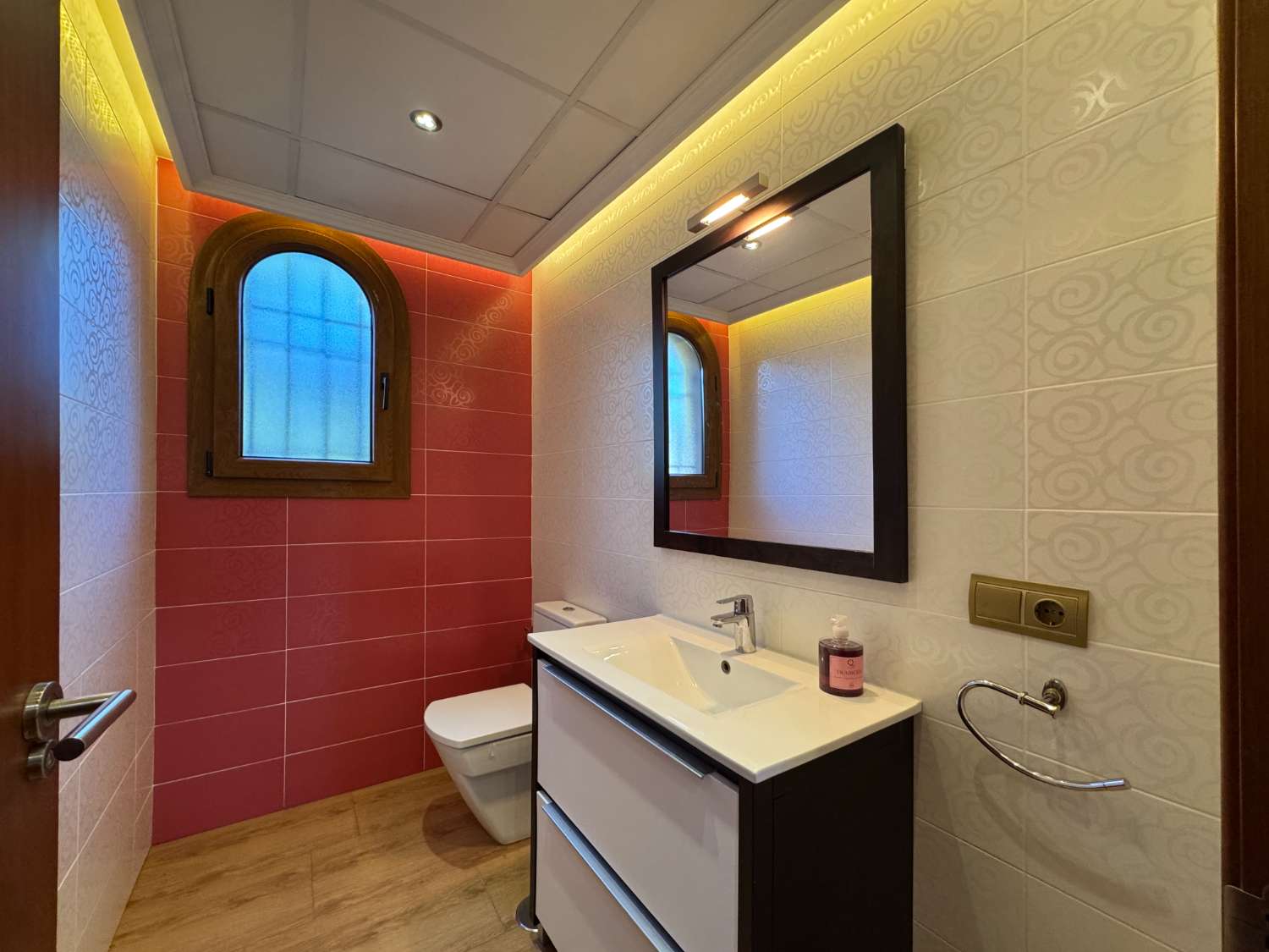 Villa de excelentes calidades en inmejorable ubicación. Calidad y confort en Alhaurín de la Torre