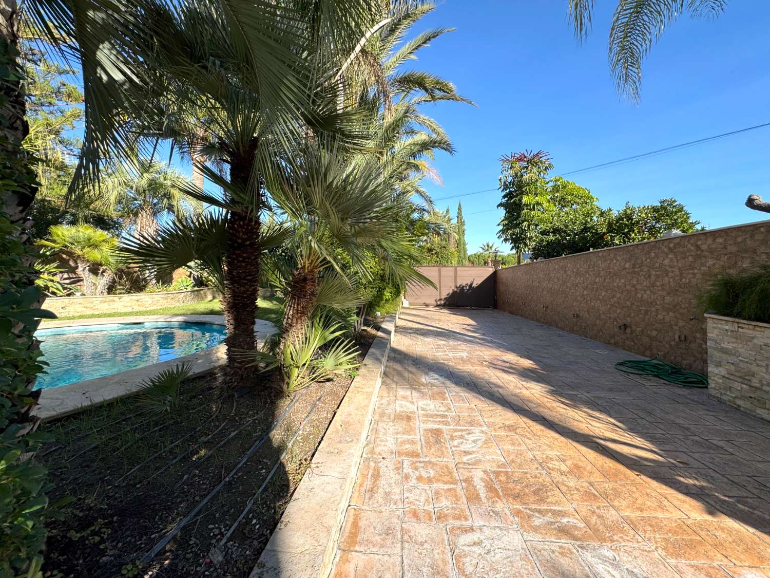 Villa de excelentes calidades en inmejorable ubicación. Calidad y confort en Alhaurín de la Torre