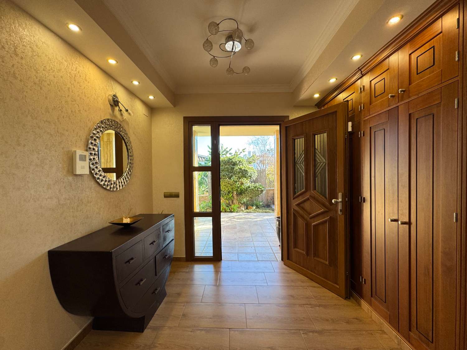 Villa de excelentes calidades en inmejorable ubicación. Calidad y confort en Alhaurín de la Torre