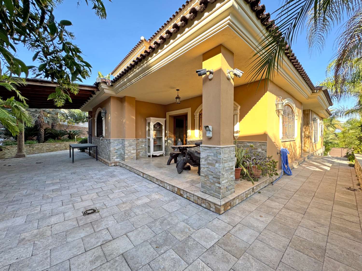 Villa de excelentes calidades en inmejorable ubicación. Calidad y confort en Alhaurín de la Torre