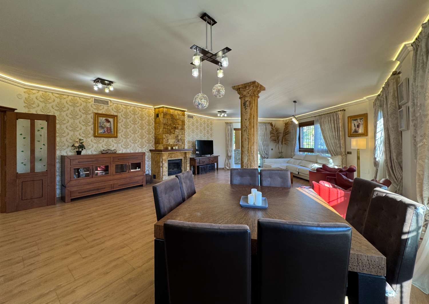 Villa de excelentes calidades en inmejorable ubicación. Calidad y confort en Alhaurín de la Torre