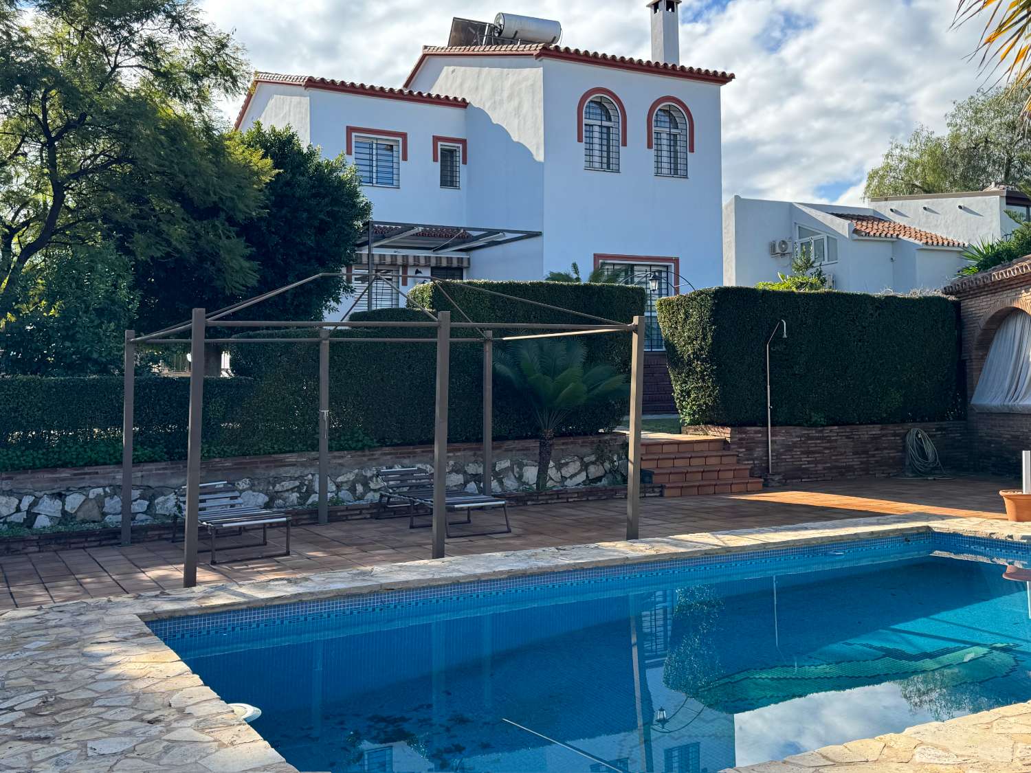 Villa en inmejorable ubicación a un paso de todos los servicios.