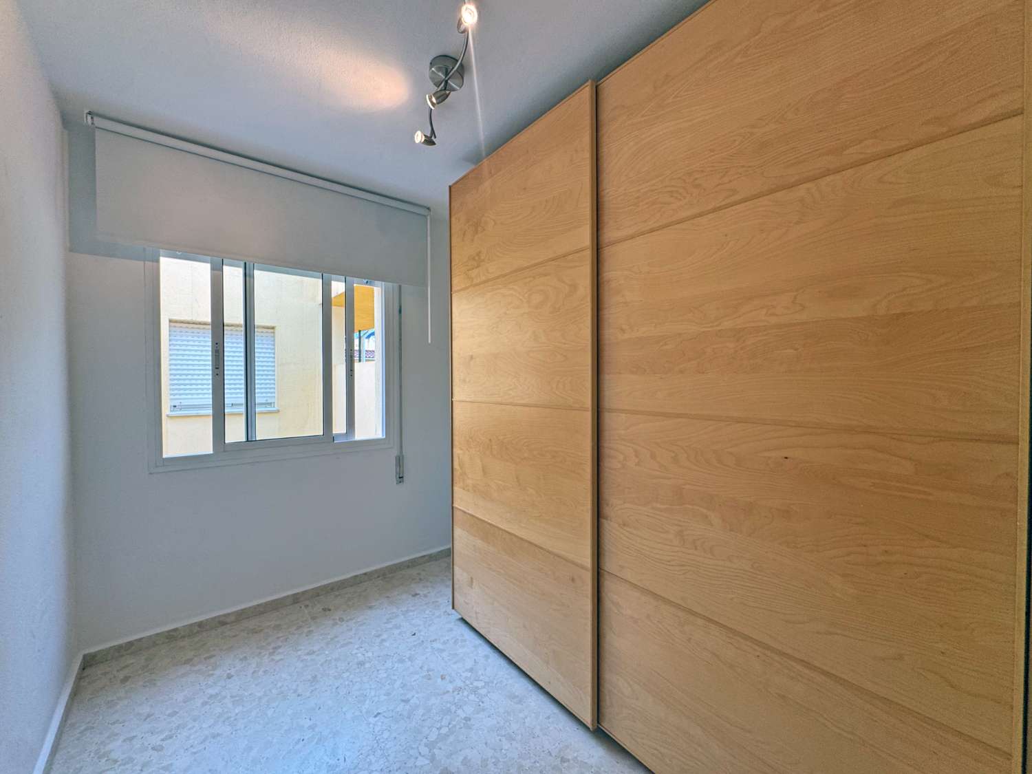 SE ALQUILA FANTÁSTICO ÁTICO EN ZONA CÉNTRICA