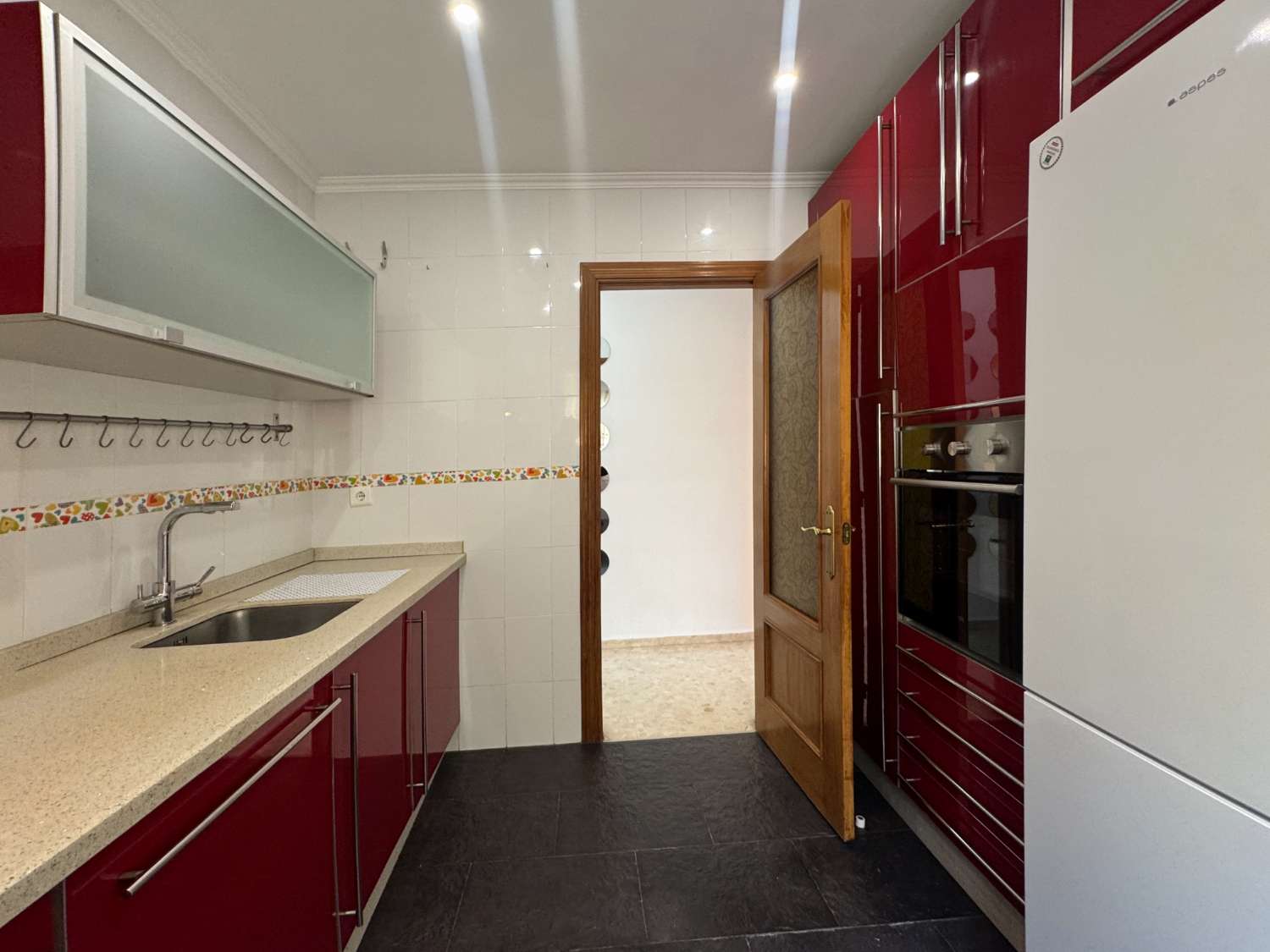 SE ALQUILA FANTÁSTICO ÁTICO EN ZONA CÉNTRICA