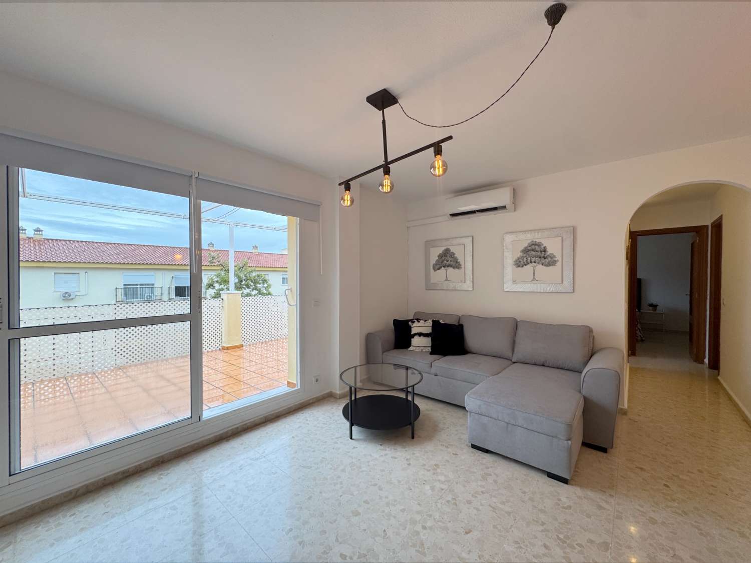 SE ALQUILA FANTÁSTICO ÁTICO EN ZONA CÉNTRICA